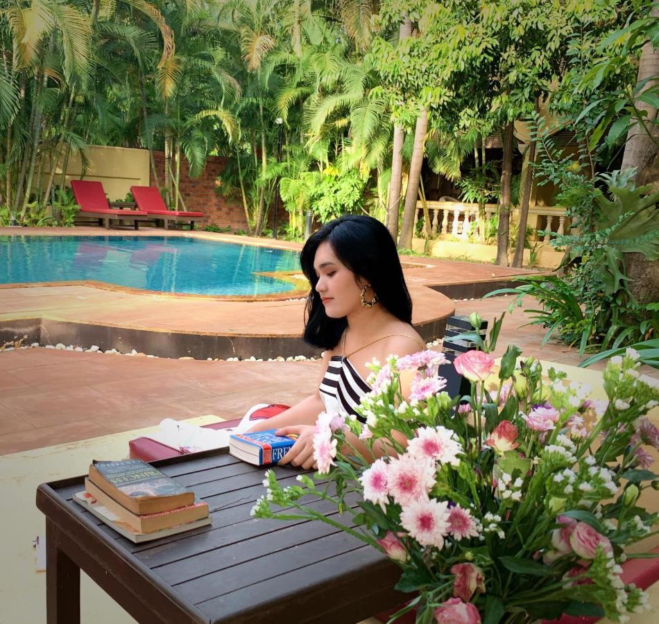 Marirath Boutique Hotel Siem Reap Buitenkant foto