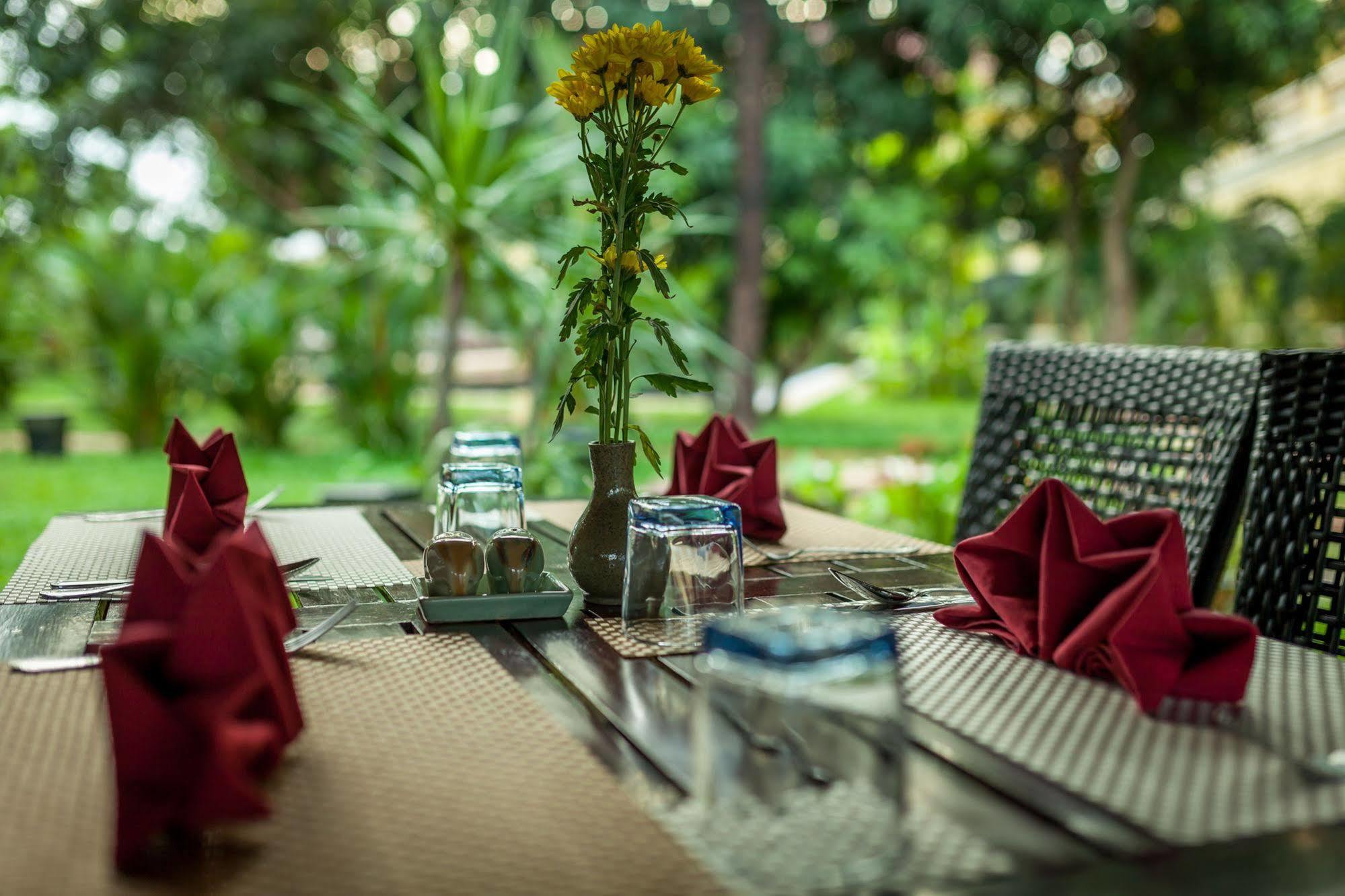 Marirath Boutique Hotel Siem Reap Buitenkant foto